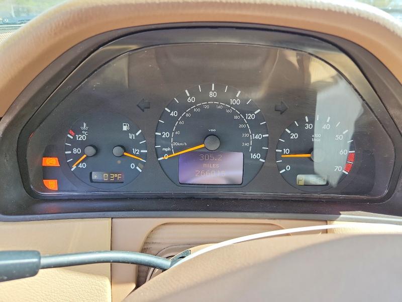 48150996 :رقم المزاد ، WDBJF65J4YB123676 vin ، 2000 Mercedes-benz E مزاد بيع