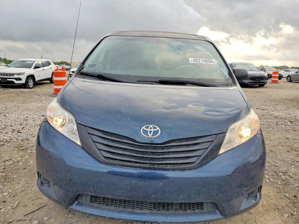 2011 Toyota Sienna მანქანა იყიდება აუქციონზე, vin: 5TDZK3DC4BS025040, აუქციონის ნომერი: 48214066