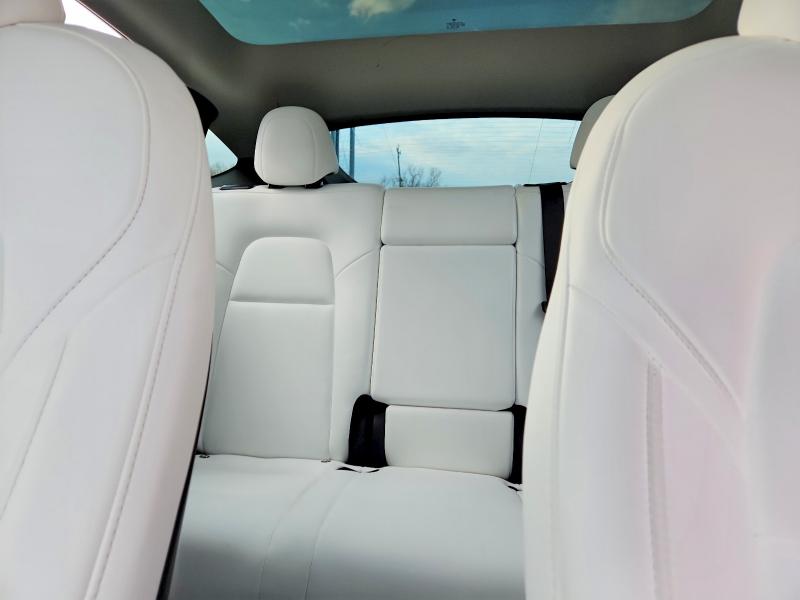 Продажа на аукционе авто 2023 Tesla Model Y, vin: 7SAYGDEE0PF875572, номер лота: 49110666