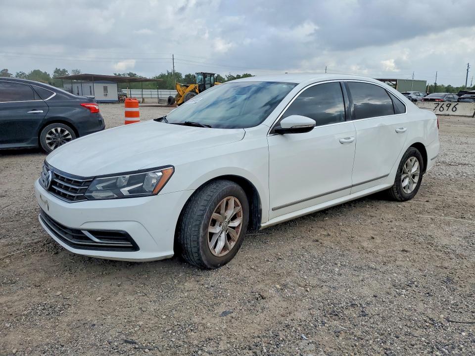 50160466 :رقم المزاد ، 1VWAT7A3XGC048771 vin ، 2016 Volkswagen Passat مزاد بيع