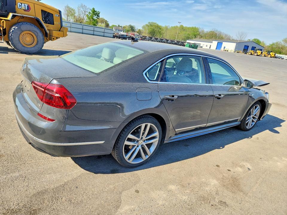 49998596 :رقم المزاد ، 1VWDT7A35HC023243 vin ، 2017 Volkswagen Passat مزاد بيع
