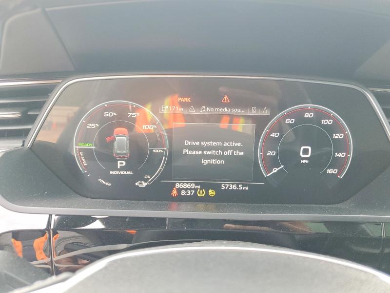 2022 Audi E-tron მანქანა იყიდება აუქციონზე, vin: WA1VABGE4NB040748, აუქციონის ნომერი: 51366566