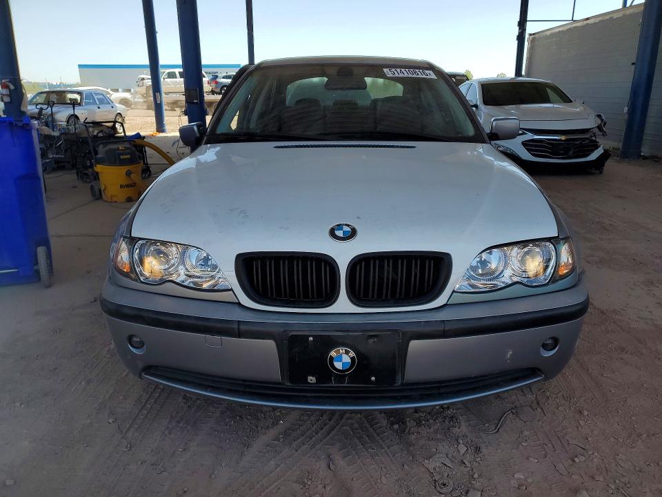 51410816 :رقم المزاد ، WBAET37405NJ85231 vin ، 2005 Bmw 325 مزاد بيع
