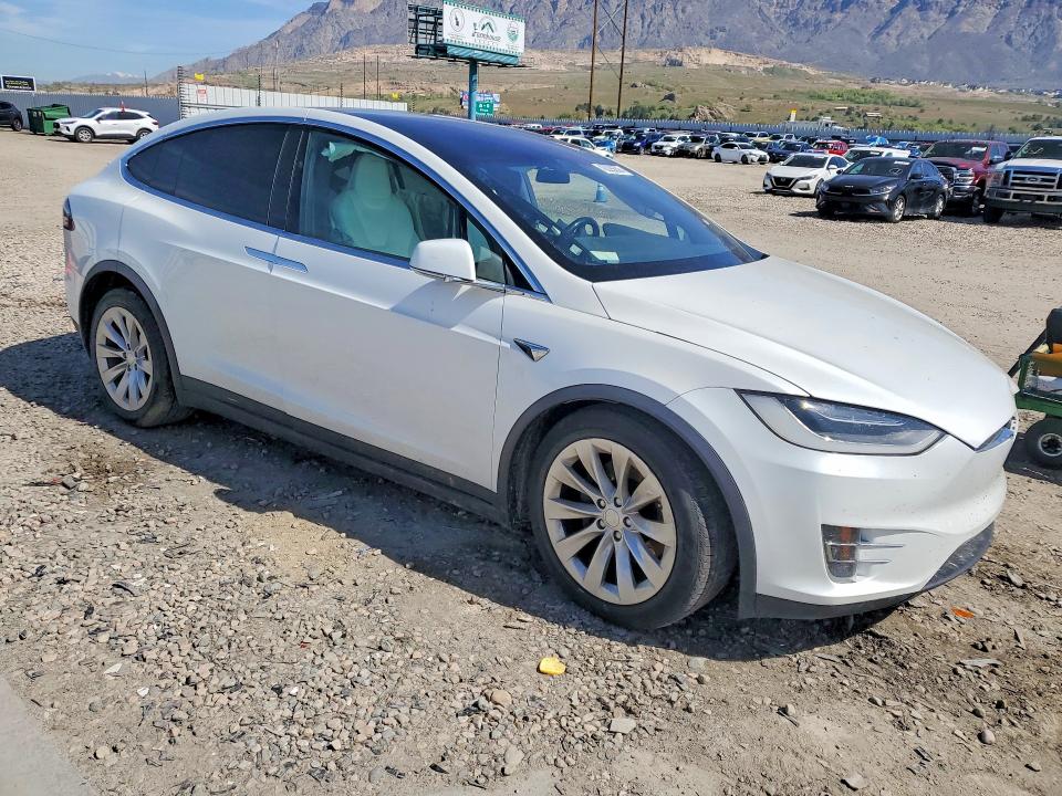 2019 Tesla Model X მანქანა იყიდება აუქციონზე, vin: 5YJXCDE22KF207467, აუქციონის ნომერი: 48225636