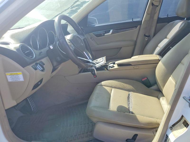 Продажа на аукционе авто 2013 Mercedes-benz C, vin: WDDGF4HB2DR272437, номер лота: 49680296