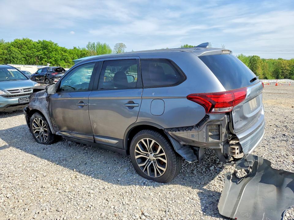 Продаж на аукціоні авто 2018 Mitsubishi Outlander, vin: JA4AD3A39JJ003911, номер лоту: 49001056