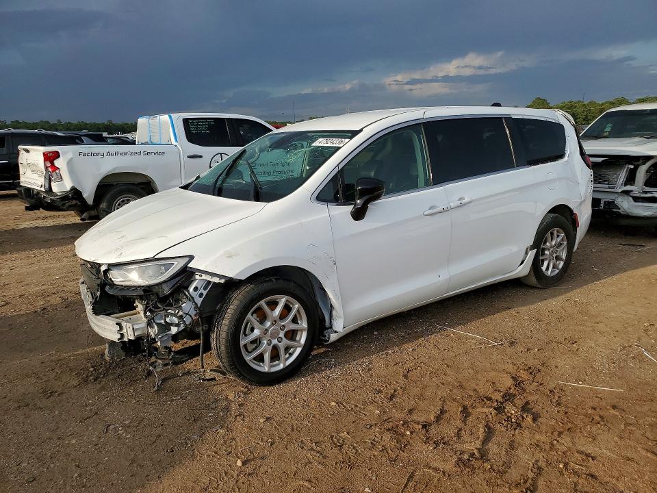 Auction sale of the 2024 Chrysler Pacifica, vin: 2C4RC1BG1RR125218, lot number: 47924236