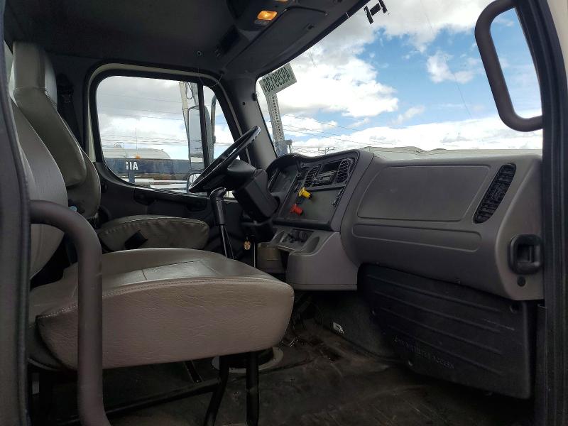 49299136 :رقم المزاد ، 3AKBCYCYXFDGT5531 vin ، 2015 Freightliner M2 مزاد بيع