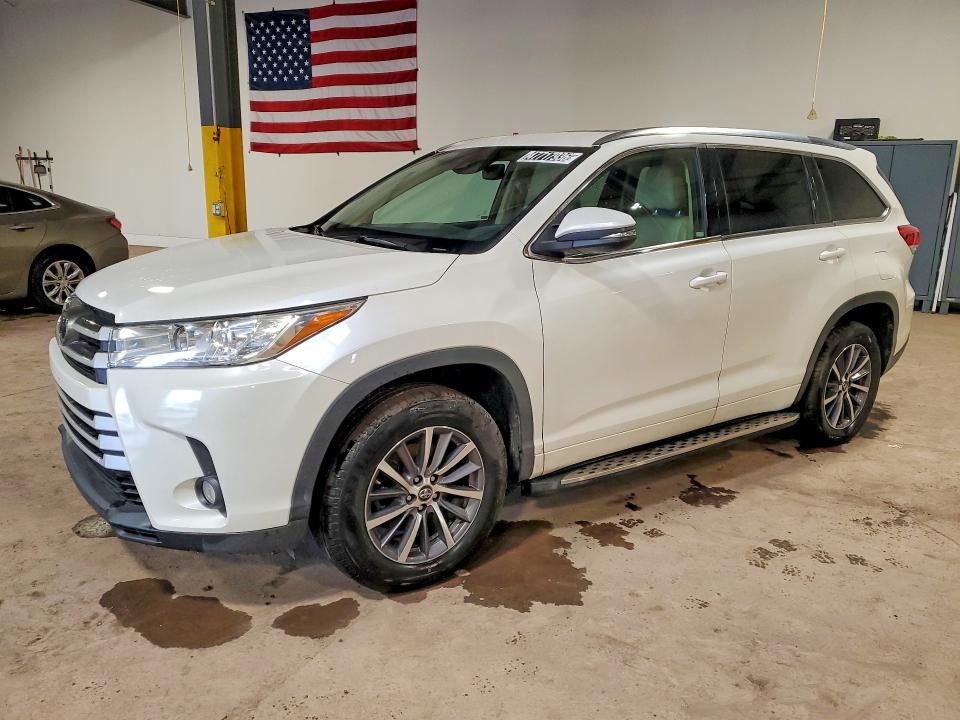 47717936 :رقم المزاد ، 5TDKZRFH5HS193139 vin ، 2017 Toyota Highlander مزاد بيع