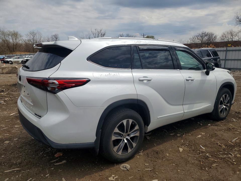 48717486 :رقم المزاد ، 5TDGZRBH6NS239634 vin ، 2022 Toyota Highlander مزاد بيع