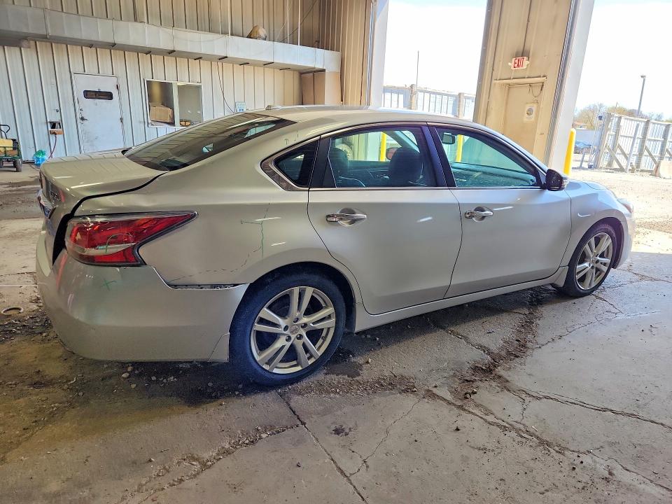 50051846 :رقم المزاد ، 1N4BL3AP7FC104110 vin ، 2015 Nissan Altima مزاد بيع