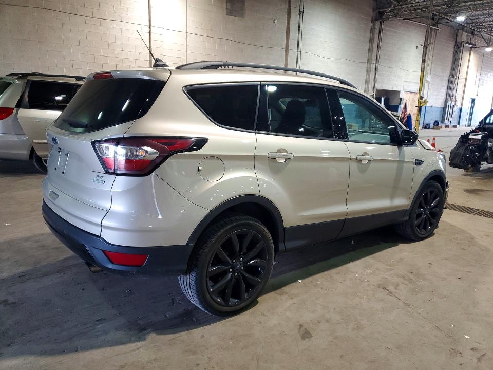 2018 Ford Escape მანქანა იყიდება აუქციონზე, vin: 1FMCU0GD5JUC31797, აუქციონის ნომერი: 51540156