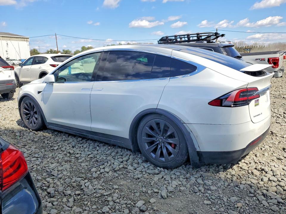 49083996 :رقم المزاد ، 5YJXCBE47HF050260 vin ، 2017 Tesla Model X مزاد بيع
