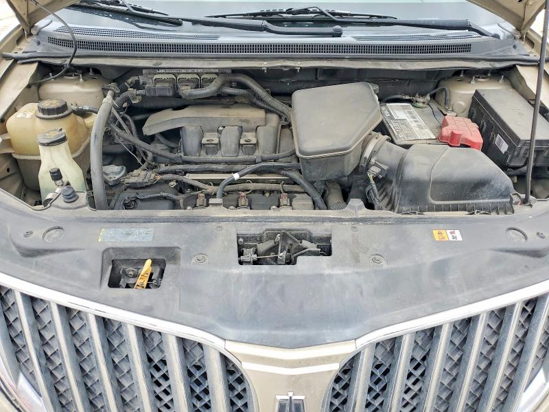 51018566 :رقم المزاد ، 2LMDJ6JK1BBJ09327 vin ، 2011 Lincoln Townhouse Mkx مزاد بيع