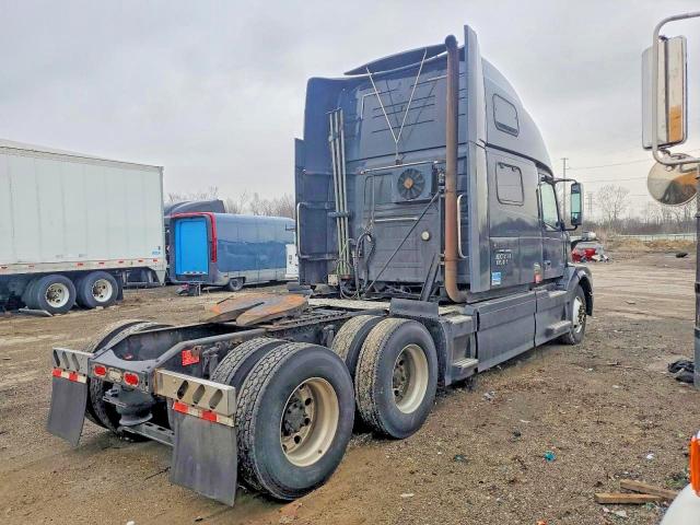 52057606 :رقم المزاد ، 4V4NC9EH8GN932447 vin ، 2016 Volvo Vn مزاد بيع