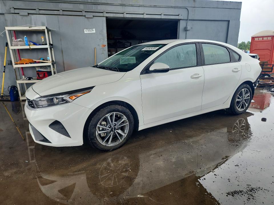 2024 Kia Forte მანქანა იყიდება აუქციონზე, vin: 3KPF24AD5RE723554, აუქციონის ნომერი: 50393436