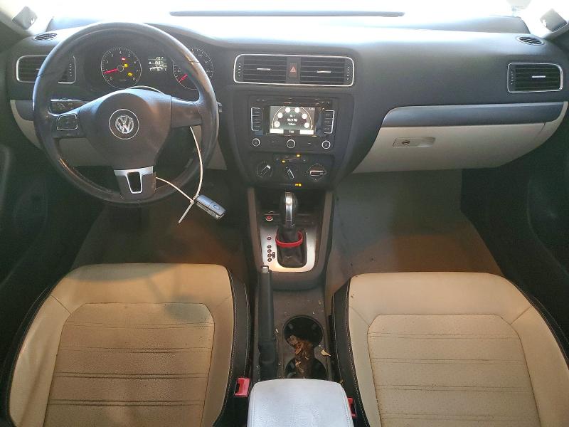 51553386 :رقم المزاد ، 3VWL17AJ3EM241904 vin ، 2014 Volkswagen Jetta مزاد بيع