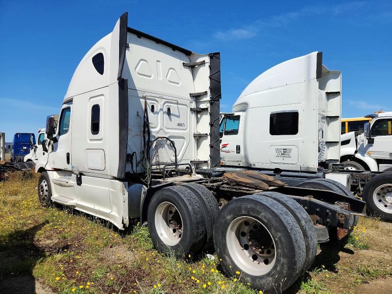 46848276 :رقم المزاد ، 3AKJHHDRXLSLR4899 vin ، 2020 Freightliner Cascadia 126 مزاد بيع