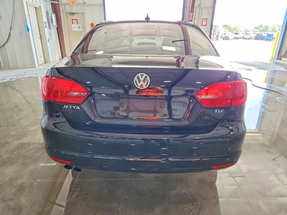 50309606 :رقم المزاد ، 3VWLL7AJXEM408060 vin ، 2014 Volkswagen Jetta مزاد بيع