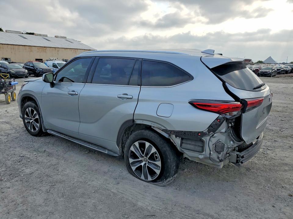 Продажа на аукционе авто 2021 Toyota Highlander, vin: 5TDGZRBH4MS103999, номер лота: 51350886