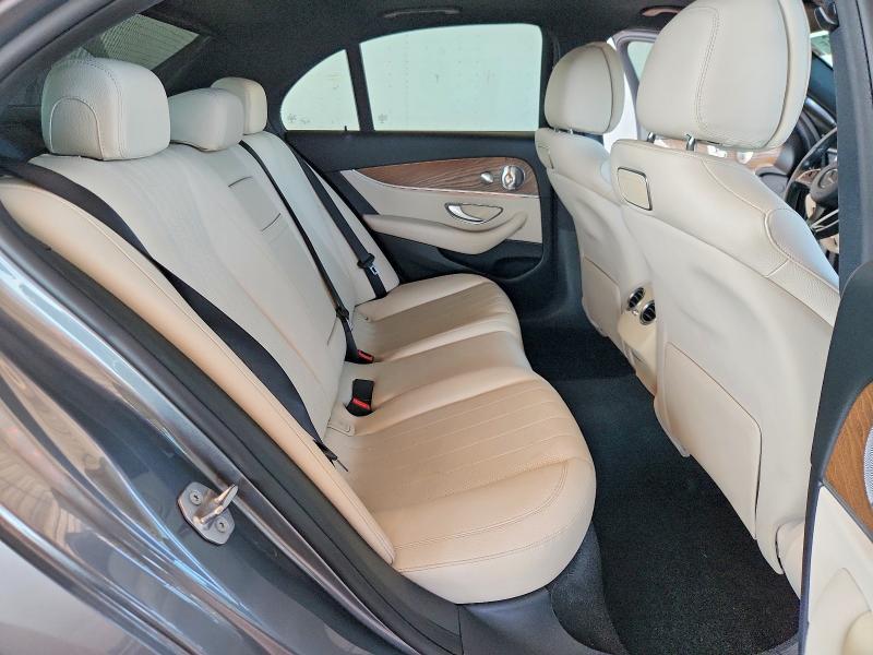 48702776 :رقم المزاد ، WDDZF4JB0JA302208 vin ، 2018 Mercedes-benz E مزاد بيع