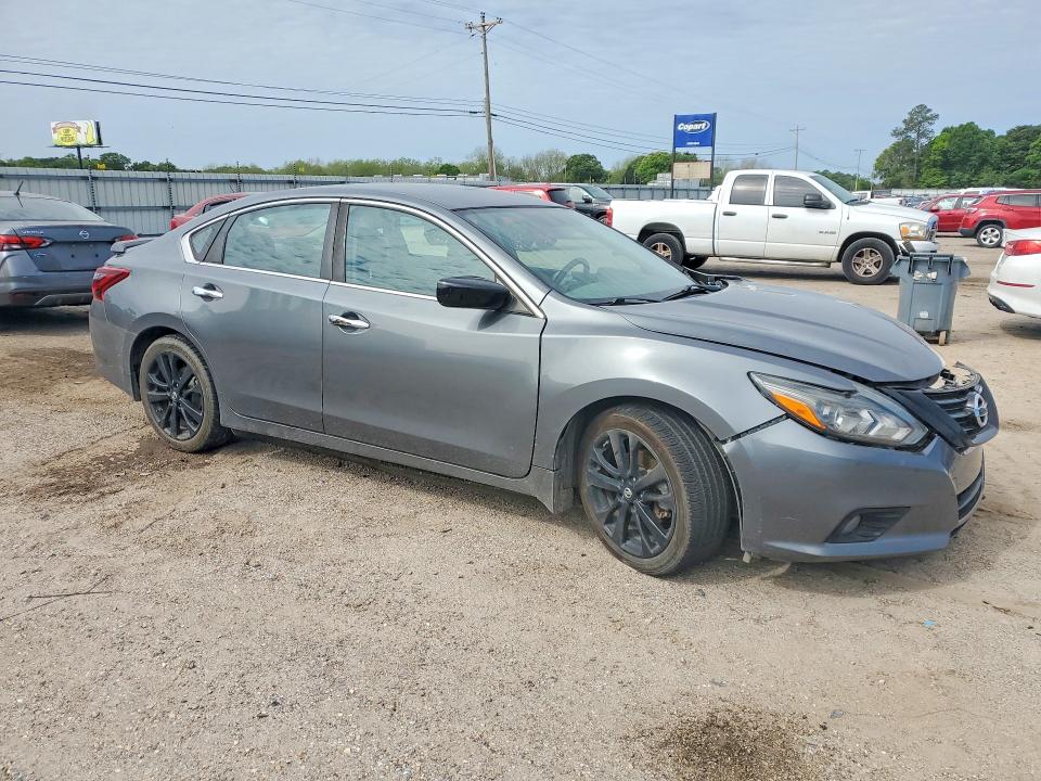 49054016 :رقم المزاد ، 1N4AL3AP8JC200543 vin ، 2018 Nissan Altima مزاد بيع