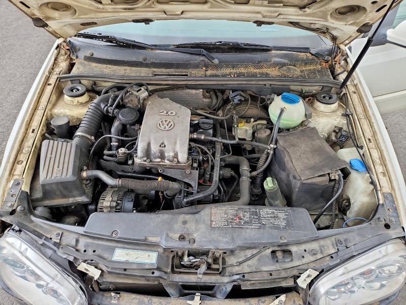 51211796 :رقم المزاد ، 3VWCC21V11M807231 vin ، 2001 Volkswagen Cabrio مزاد بيع