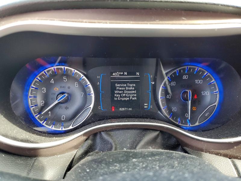 49010186 :رقم المزاد ، 2C4RC1BG1HR654411 vin ، 2017 Chrysler Pacifica مزاد بيع
