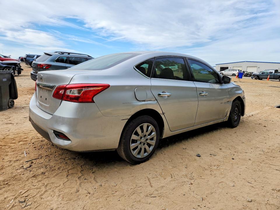 49579716 :رقم المزاد ، 3N1AB7AP2JY297818 vin ، 2018 Nissan Sentra مزاد بيع