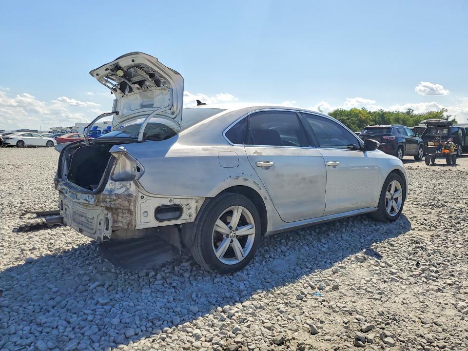 2012 Volkswagen Passat მანქანა იყიდება აუქციონზე, vin: 1VWBP7A36CC049595, აუქციონის ნომერი: 51283766