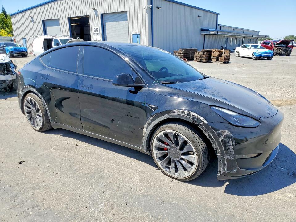 51472786 :رقم المزاد ، 7SAYGDEF5RF048615 vin ، 2024 Tesla Model Y مزاد بيع