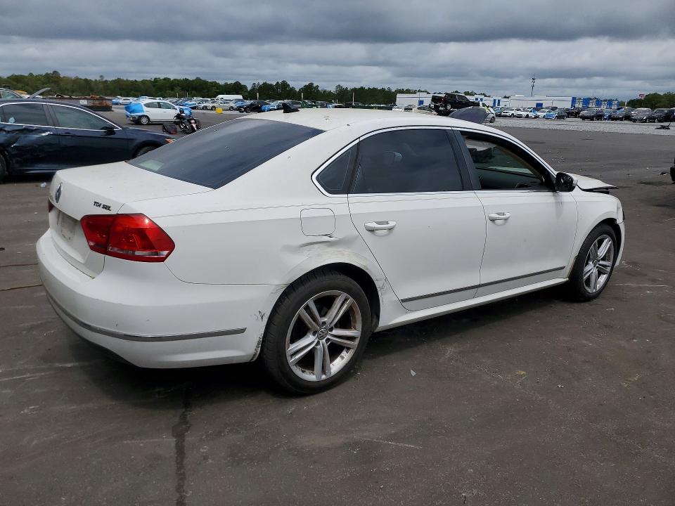 2014 Volkswagen Passat მანქანა იყიდება აუქციონზე, vin: 1VWCN7A35EC119861, აუქციონის ნომერი: 50261526