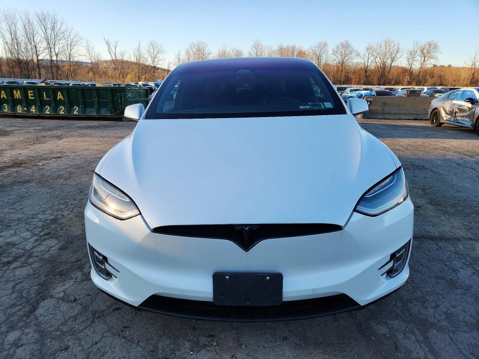 48919066 :رقم المزاد ، 5YJXCBE20KF184940 vin ، 2019 Tesla Model X مزاد بيع