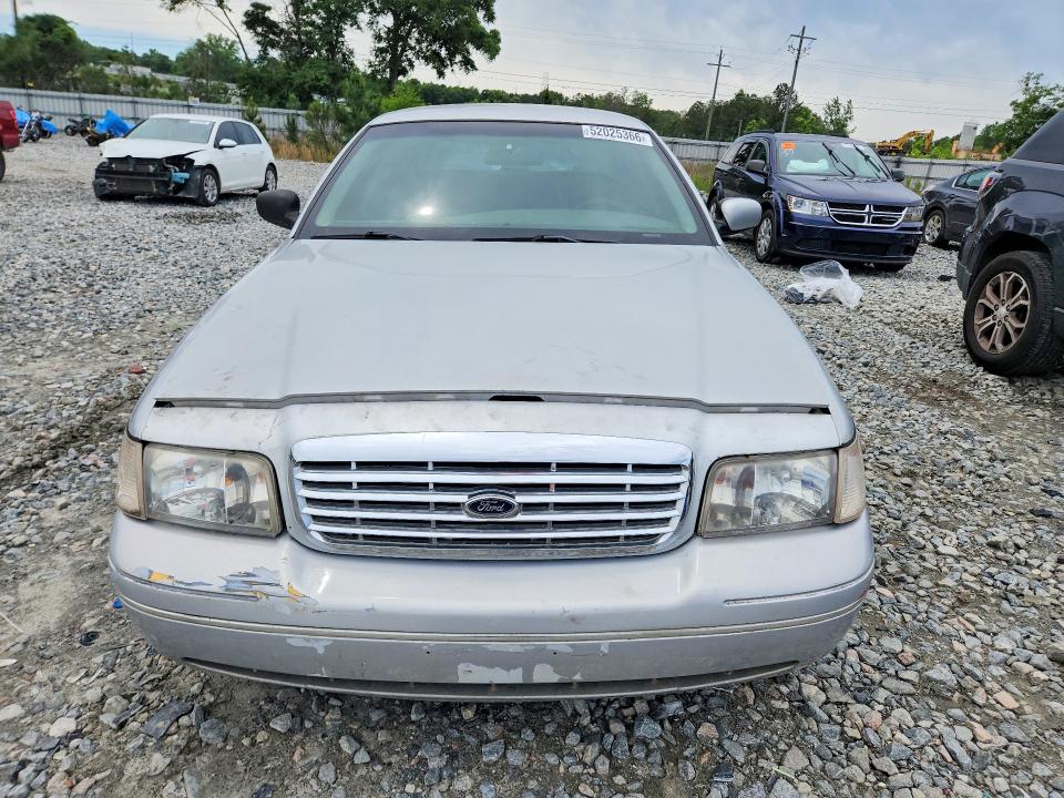 52025366 :رقم المزاد ، 2FAFP73W61X131912 vin ، 2001 Ford Crown Victoria مزاد بيع