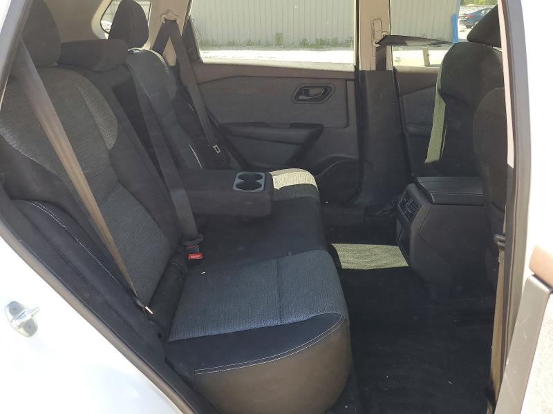 50744796 :رقم المزاد ، 5N1BT3AA5NC702521 vin ، 2022 Nissan Rogue مزاد بيع
