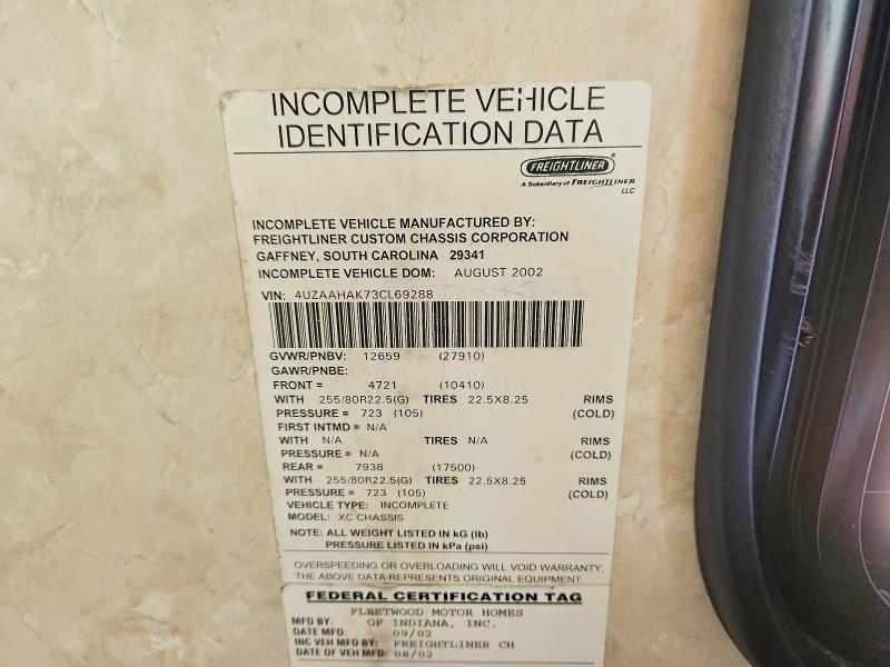 41883816 :رقم المزاد ، 4UZAAHAK73CL69288 vin ، 2003 Freightliner Chassis مزاد بيع