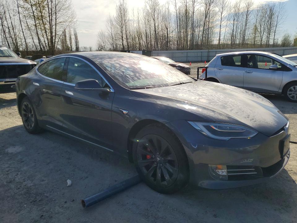 49145056 :رقم المزاد ، 5YJSA1E49JF275456 vin ، 2018 Tesla Model S مزاد بيع