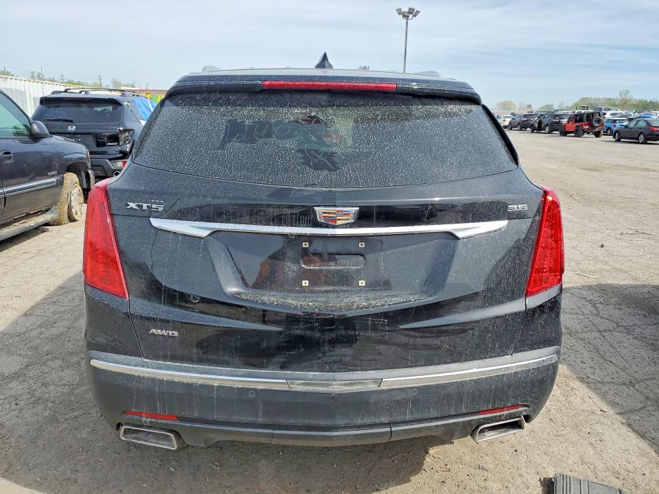 50001146 :رقم المزاد ، 1GYKNDRS7HZ124029 vin ، 2017 Cadillac Xt5 مزاد بيع