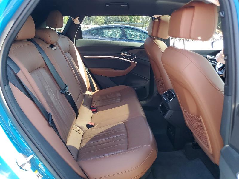Продажа на аукционе авто 2019 Audi E-tron, vin: WA1LAAGE9KB011727, номер лота: 50494606