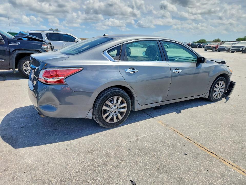 2015 Nissan Altima მანქანა იყიდება აუქციონზე, vin: 1N4AL3AP0FN873354, აუქციონის ნომერი: 49336776