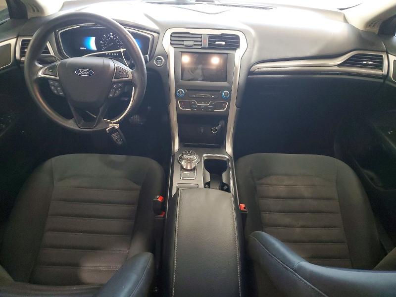 50453366 :رقم المزاد ، 3FA6P0LU9HR325770 vin ، 2017 Ford Fusion مزاد بيع