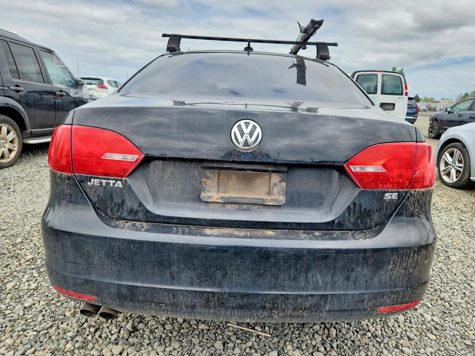 51015886 :رقم المزاد ، 3VWB17AJ3EM361567 vin ، 2014 Volkswagen Jetta مزاد بيع
