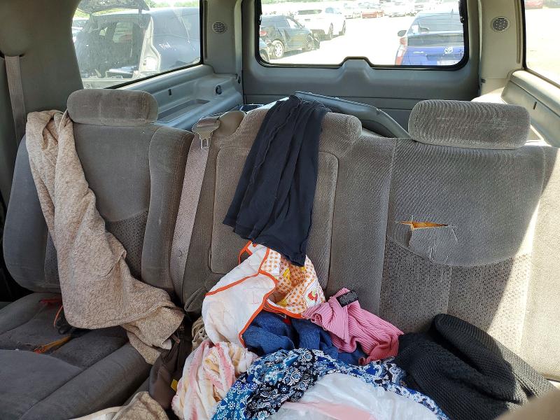 51550726 :رقم المزاد ، 3GNFK16T24G211771 vin ، 2004 Chevrolet Suburban مزاد بيع