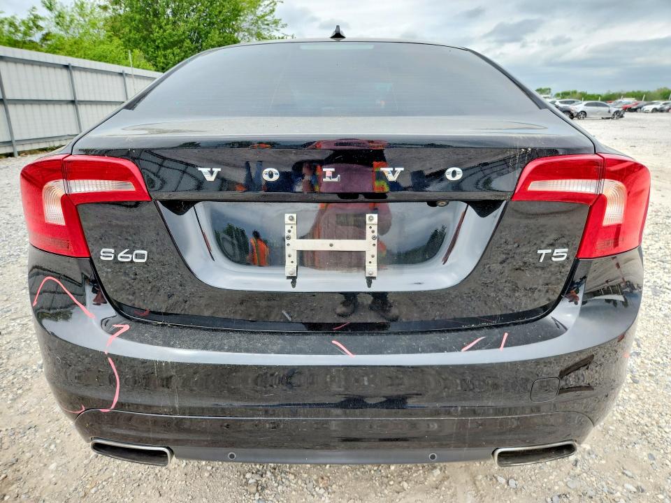 2016 Volvo S60 მანქანა იყიდება აუქციონზე, vin: YV126MFK3G2402420, აუქციონის ნომერი: 49160146