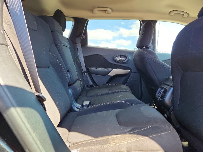 48899356 :رقم المزاد ، 1C4PJMCB4HW666562 vin ، 2017 Jeep Cherokee مزاد بيع