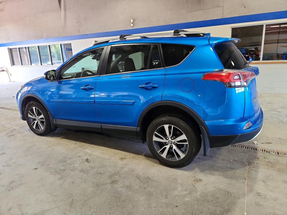 Продажа на аукционе авто 2017 Toyota Rav4, vin: 2T3WFREV5HW326496, номер лота: 50816526