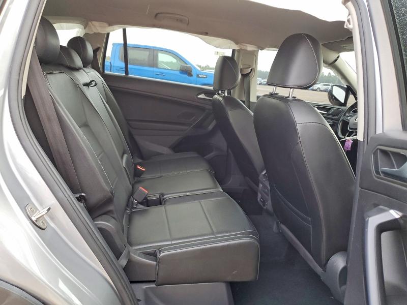 49510726 :رقم المزاد ، 3VV3B7AX8MM065890 vin ، 2021 Volkswagen Tiguan مزاد بيع