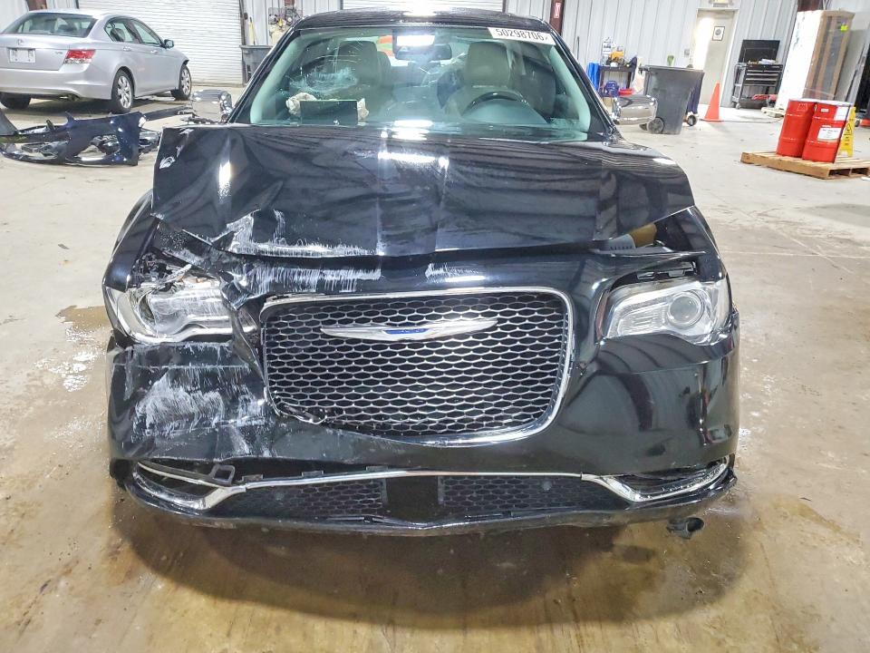 2015 Chrysler 300c მანქანა იყიდება აუქციონზე, vin: 2C3CCAKG5FH798041, აუქციონის ნომერი: 50298706