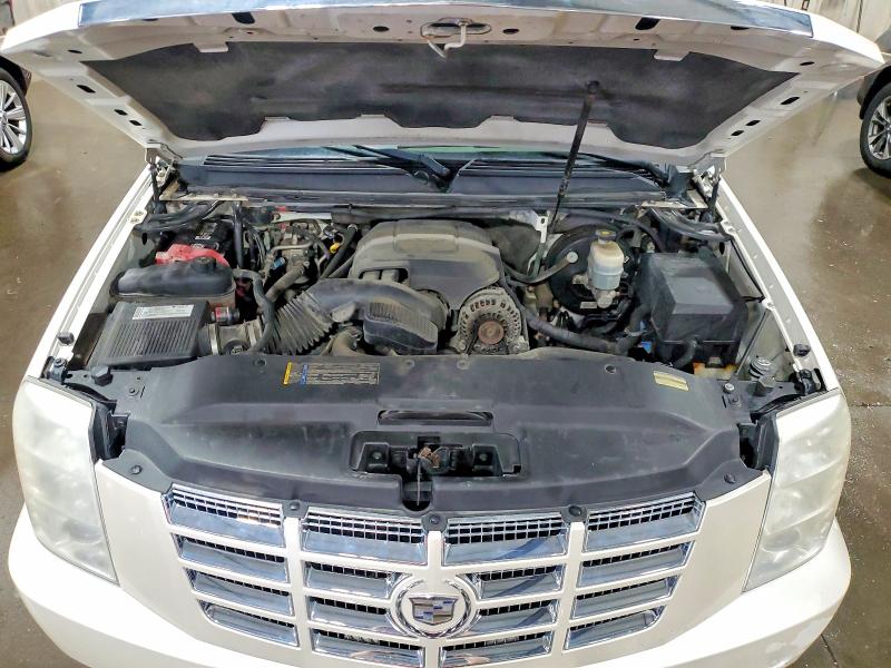 2008 Cadillac Escalade მანქანა იყიდება აუქციონზე, vin: 1GYFK63848R137162, აუქციონის ნომერი: 50634636