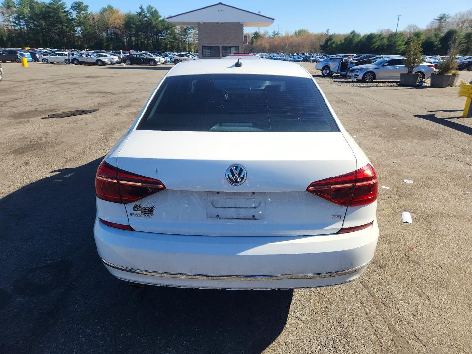 51098106 :رقم المزاد ، 1VWAA7A31JC032312 vin ، 2018 Volkswagen Passat مزاد بيع